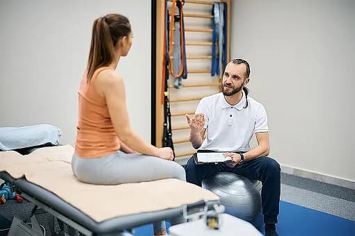 Czy fizjoterapeuta to lekarz? Poznaj różnice i ważne informacje Czy fizjoterapeuta to lekarz? Poznaj różnice i ważne informacje