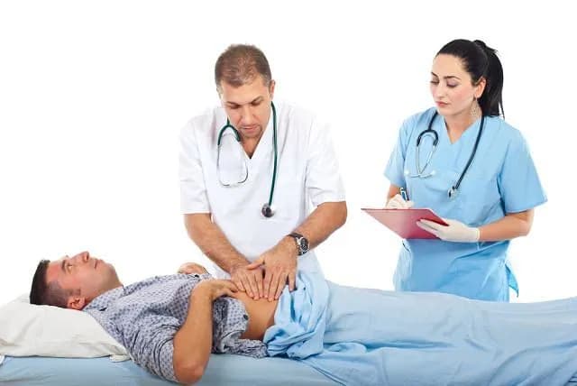 Jak nazywa się lekarz od brzucha i jelit? Poznaj gastroenterologa